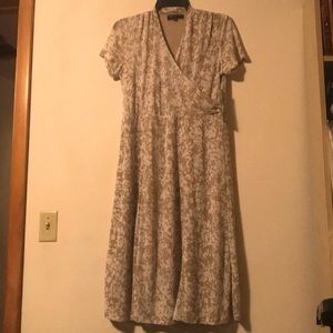 New Size Large Tan & White Jones New York Dress
